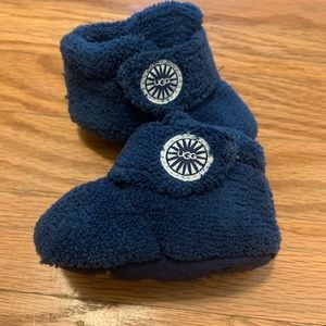 NWT- UGG crib shoe - Never Worn